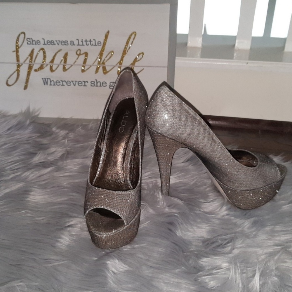 "Vannice" Metallic Gold Aldo Heels